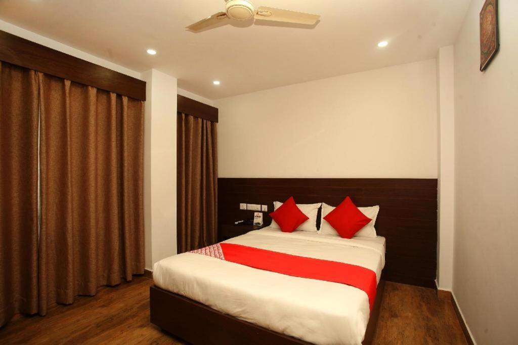 Oyo 525 Hotel Aloka Inn Rummindei Ngoại thất bức ảnh