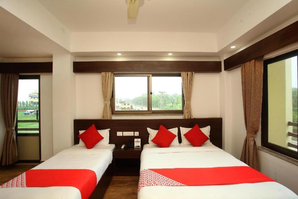 Oyo 525 Hotel Aloka Inn Rummindei Ngoại thất bức ảnh