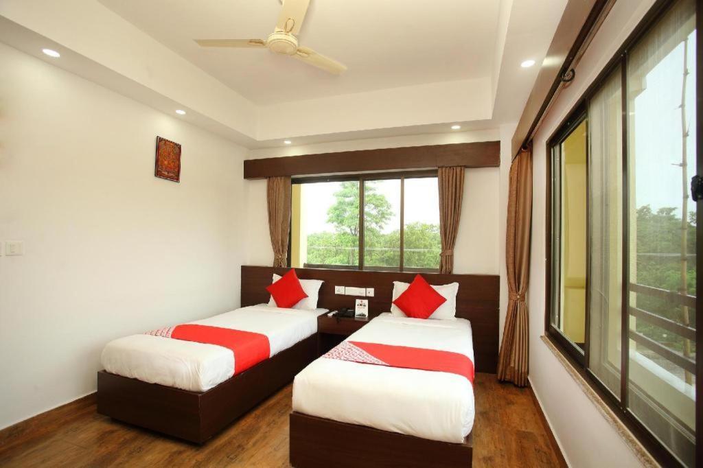 Oyo 525 Hotel Aloka Inn Rummindei Ngoại thất bức ảnh