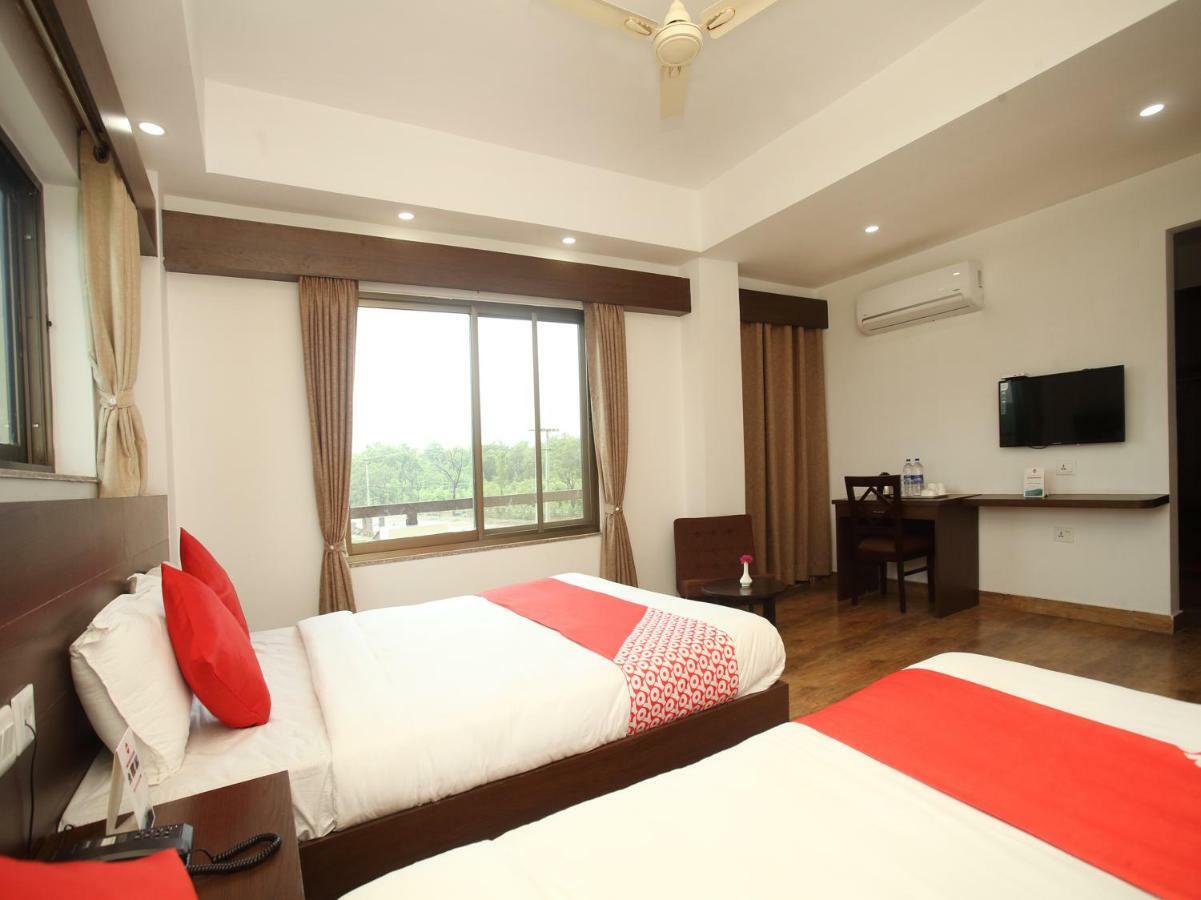 Oyo 525 Hotel Aloka Inn Rummindei Ngoại thất bức ảnh