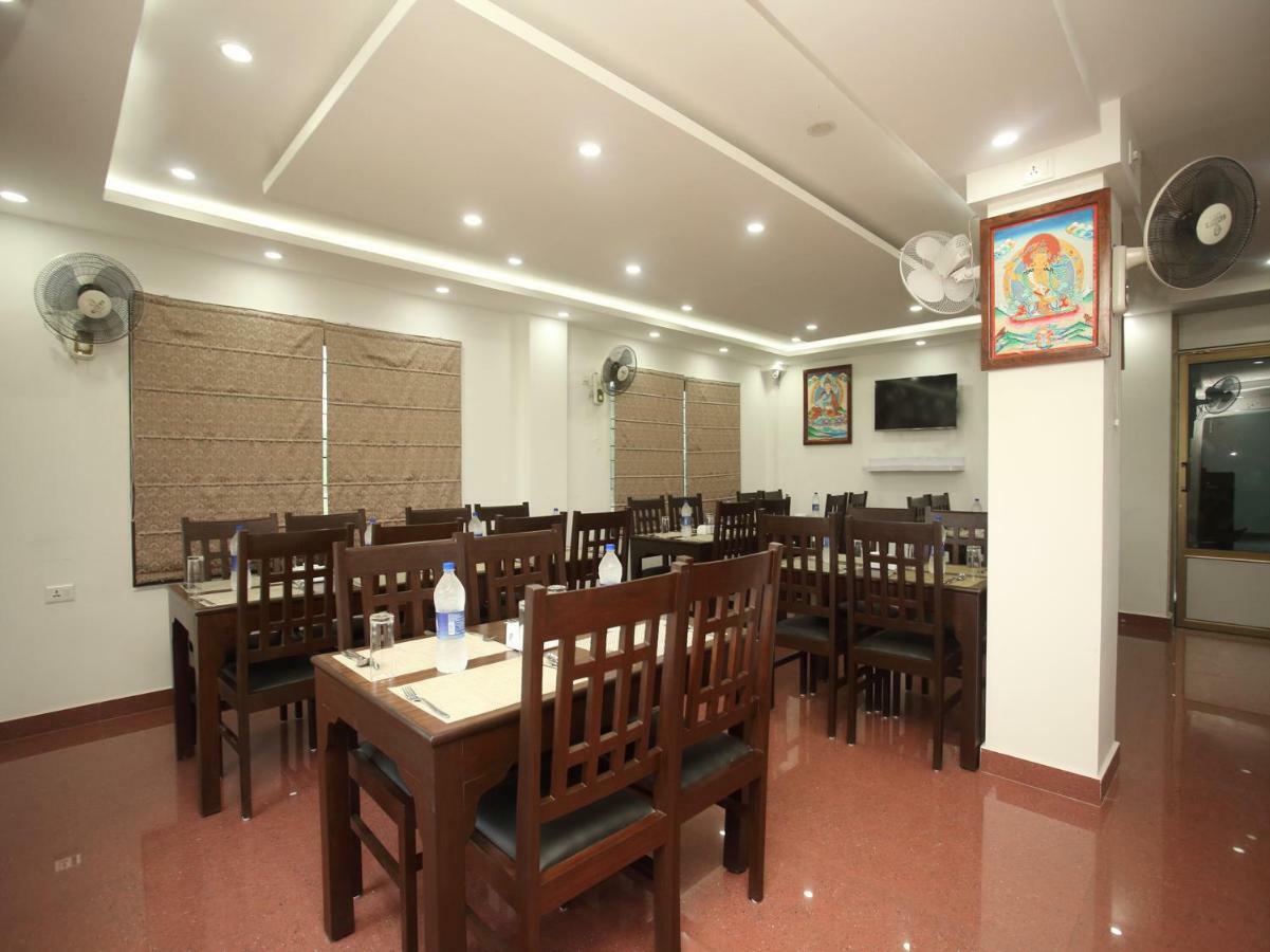 Oyo 525 Hotel Aloka Inn Rummindei Ngoại thất bức ảnh