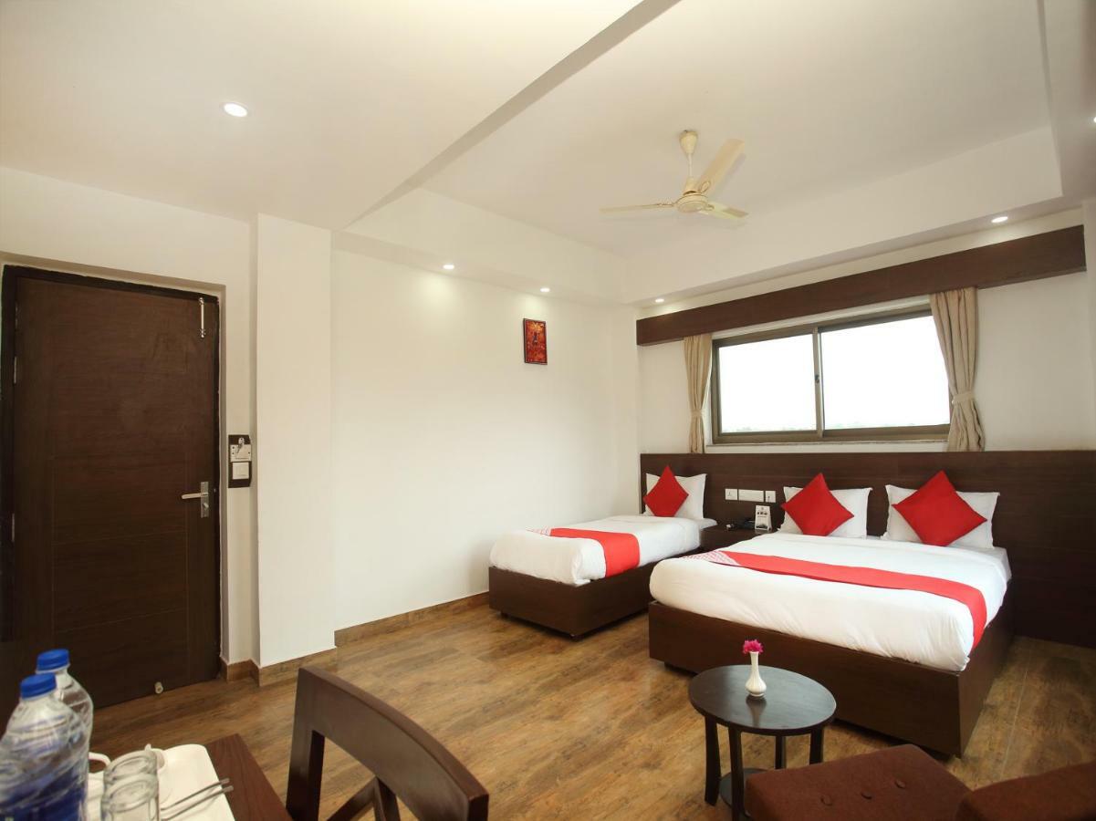 Oyo 525 Hotel Aloka Inn Rummindei Ngoại thất bức ảnh