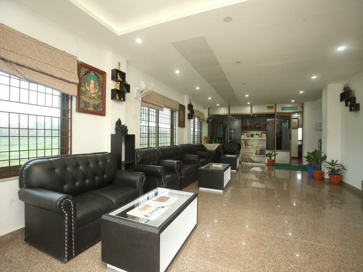 Oyo 525 Hotel Aloka Inn Rummindei Ngoại thất bức ảnh